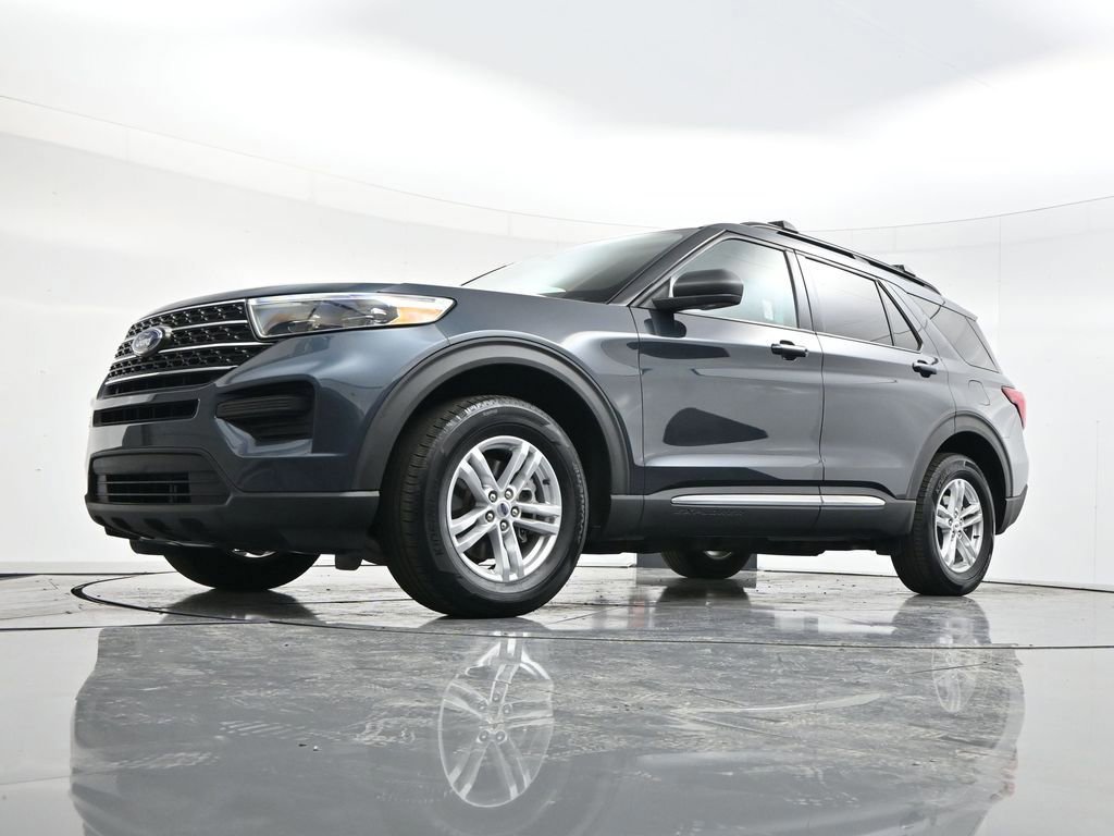 Certified 2022 Ford Explorer XLT w/ Class IV Trailer Tow Package image 3