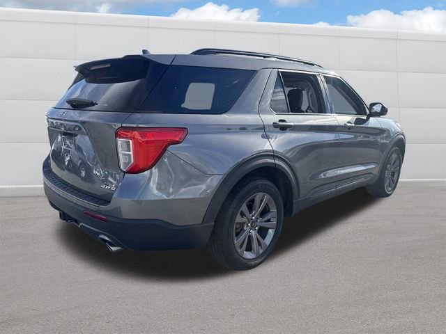 Certified 2022 Ford Explorer XLT w/ Equipment Group 202A image 11