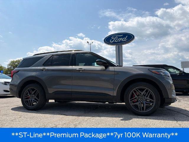 Certified 2025 Ford Explorer ST-Line w/ Premium Package AWD/4WD image 4