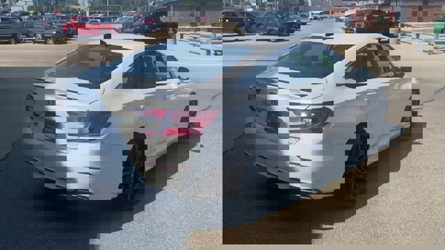 Used 2021 Honda Accord Sport image 9