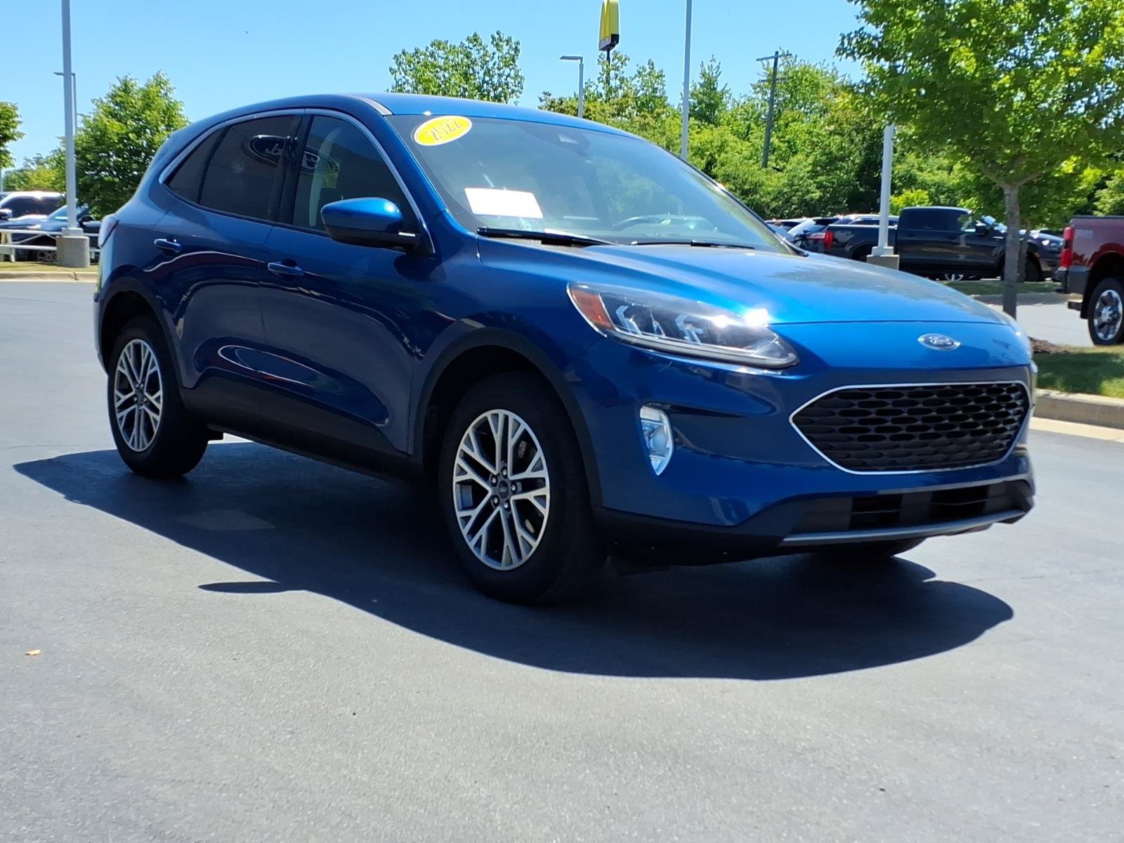 Certified 2022 Ford Escape SEL AWD/4WD image 3