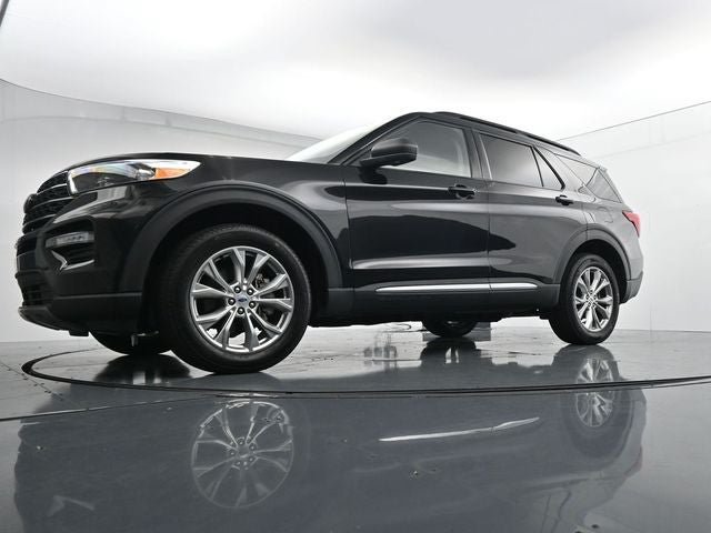 Certified 2023 Ford Explorer XLT w/ Equipment Group 202A AWD/4WD image 32