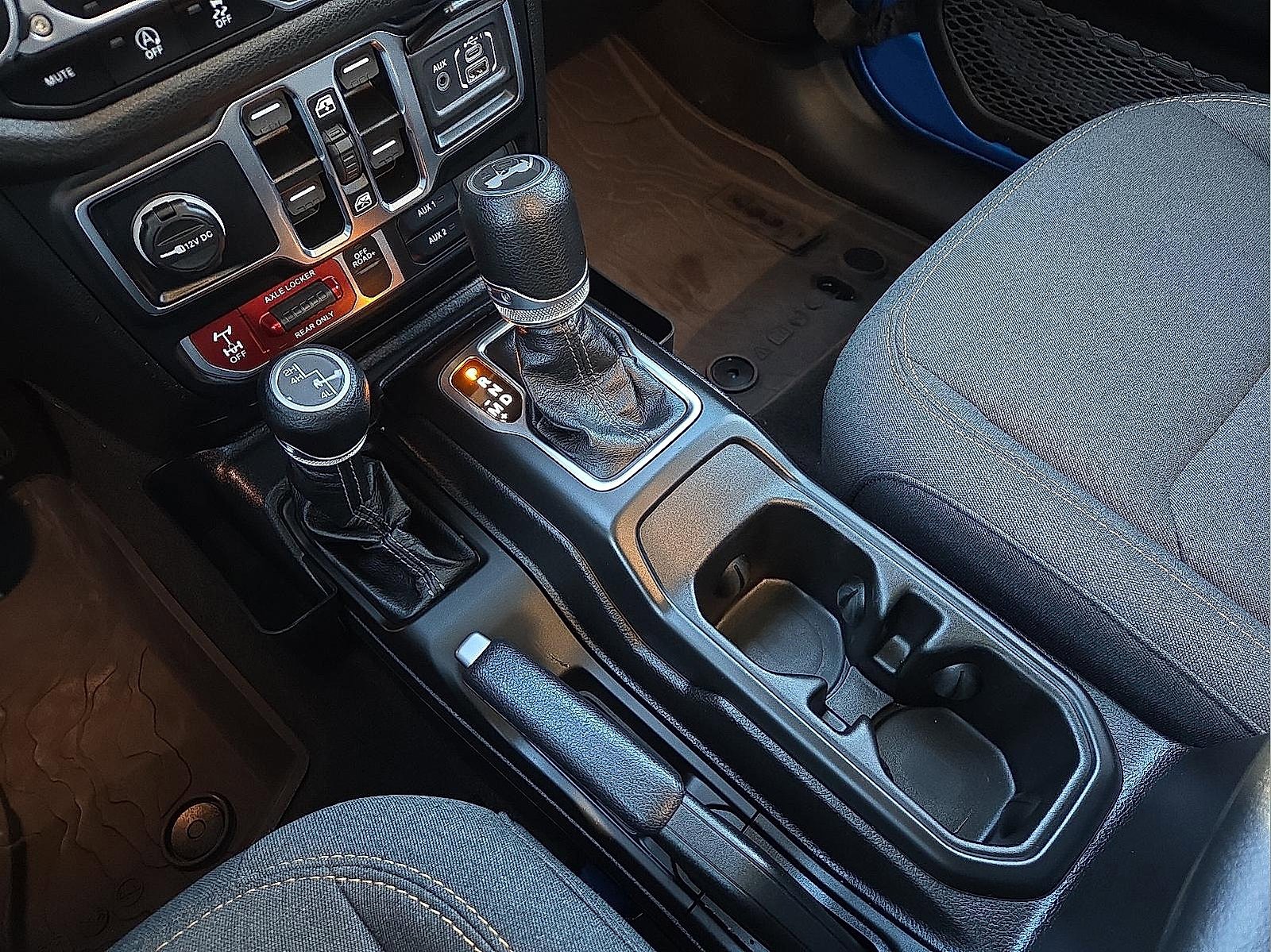 Used 2024 Jeep Wrangler Willys image 25