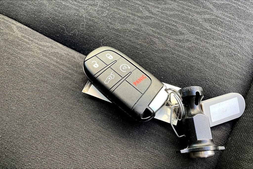 Used 2024 Dodge Durango R/T w/ Blacktop Package AWD/4WD image 13