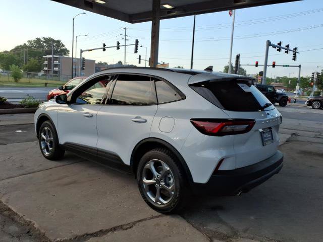 Certified 2025 Ford Escape ST-Line Select AWD/4WD image 5