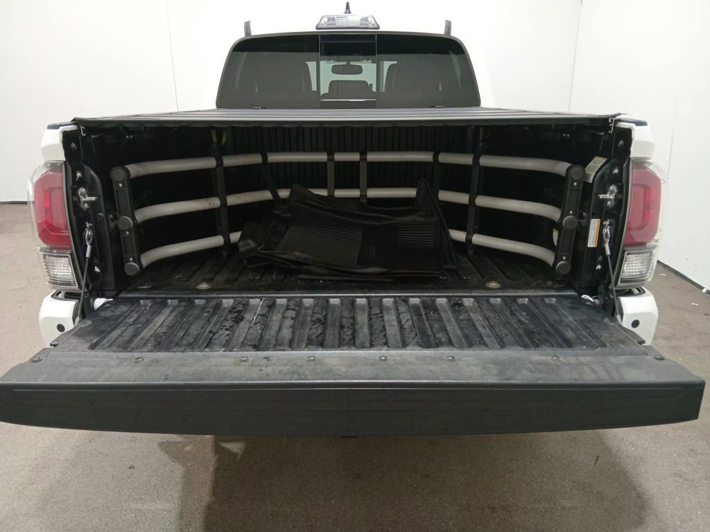 Used 2017 Toyota Tacoma TRD Pro AWD/4WD image 10