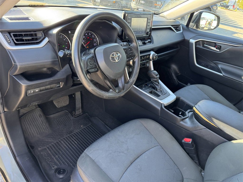 Used 2022 Toyota RAV4 XLE image 10