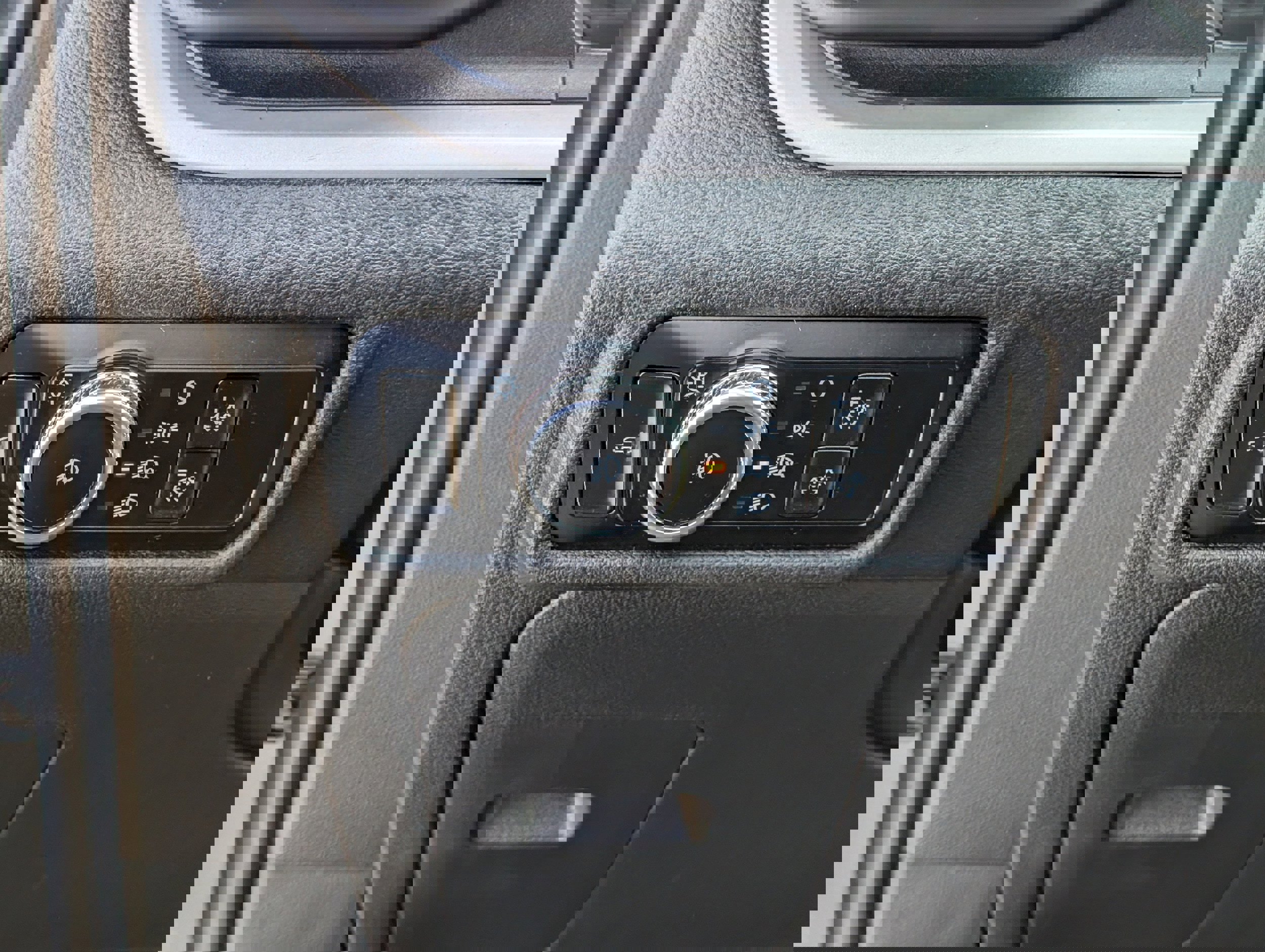 Certified 2023 Ford Explorer XLT w/ Equipment Group 202A image 25