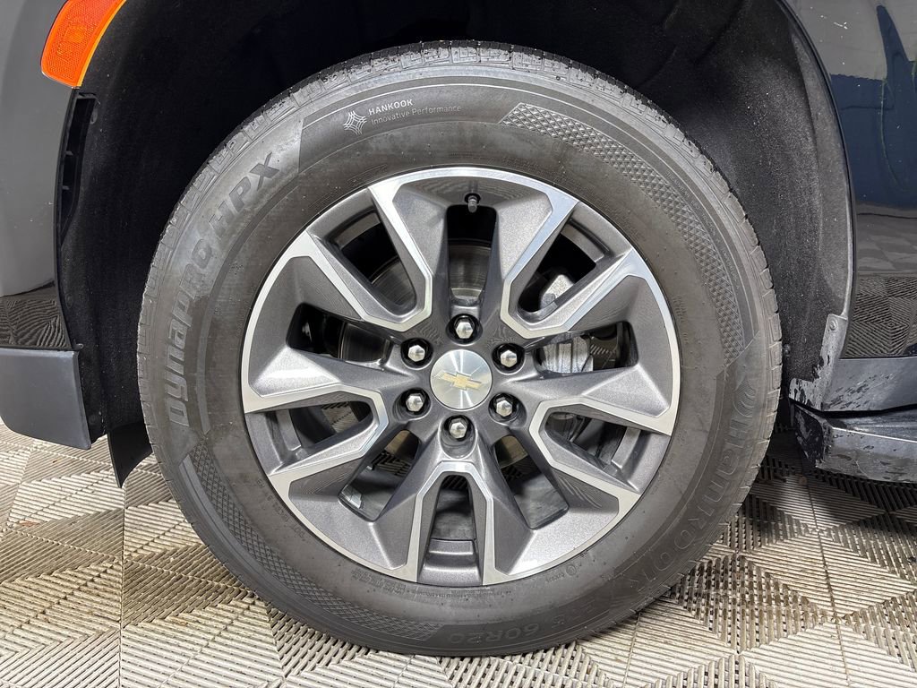 Used 2023 Chevrolet Suburban LS AWD/4WD image 14
