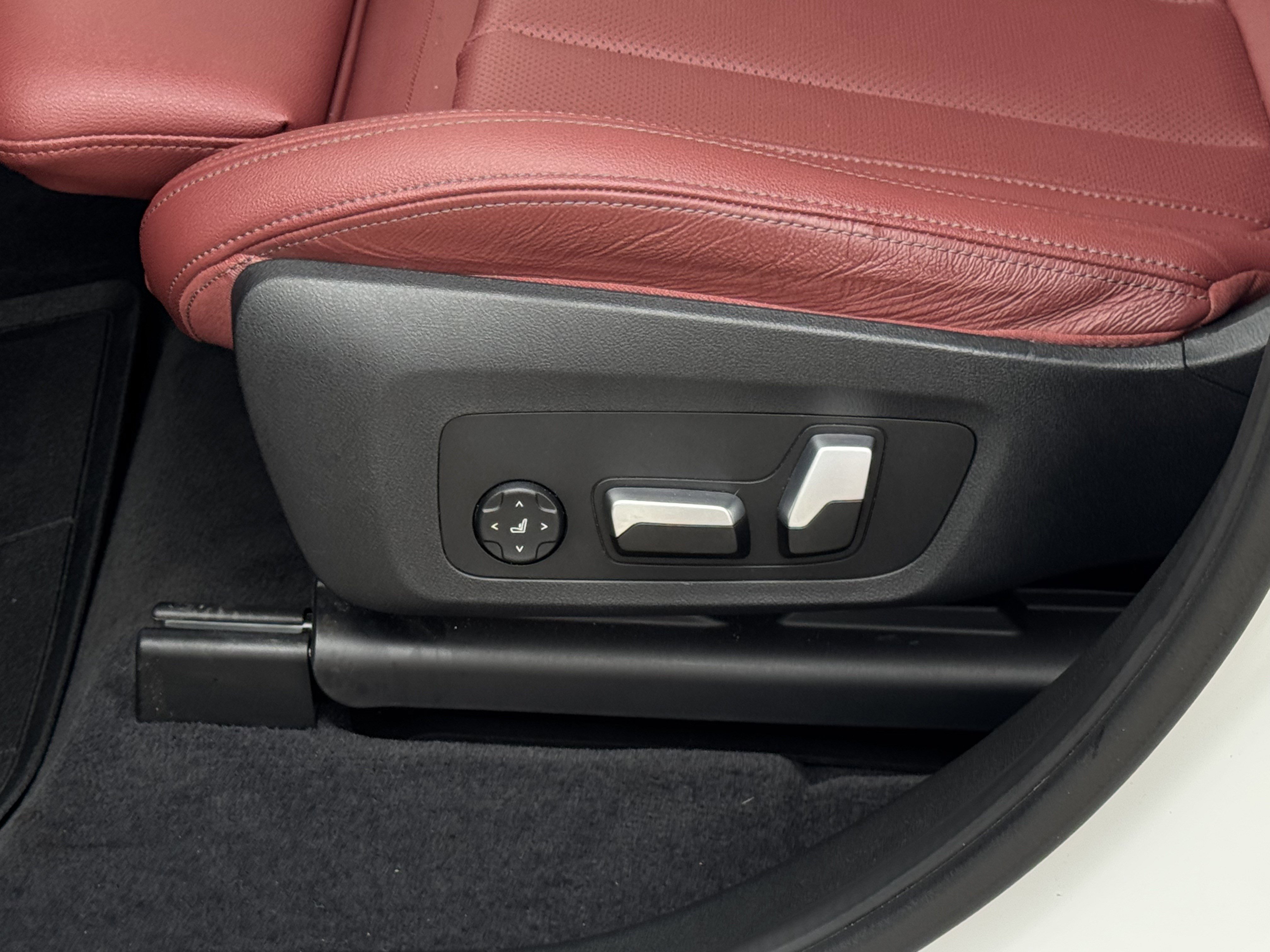 Used 2023 BMW X3 sDrive30i w/ M Sport Package image 18