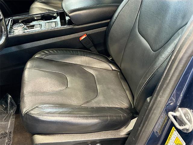 Certified 2019 Ford Edge Titanium w/ Cold Weather Package image 16