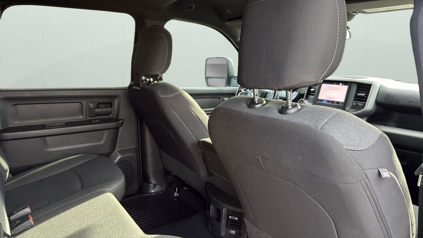 Used 2024 RAM 2500 Tradesman w/ Chrome Appearance Group image 28