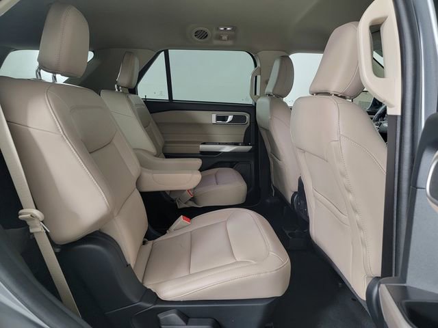 Certified 2023 Ford Explorer XLT w/ Equipment Group 202A AWD/4WD image 18