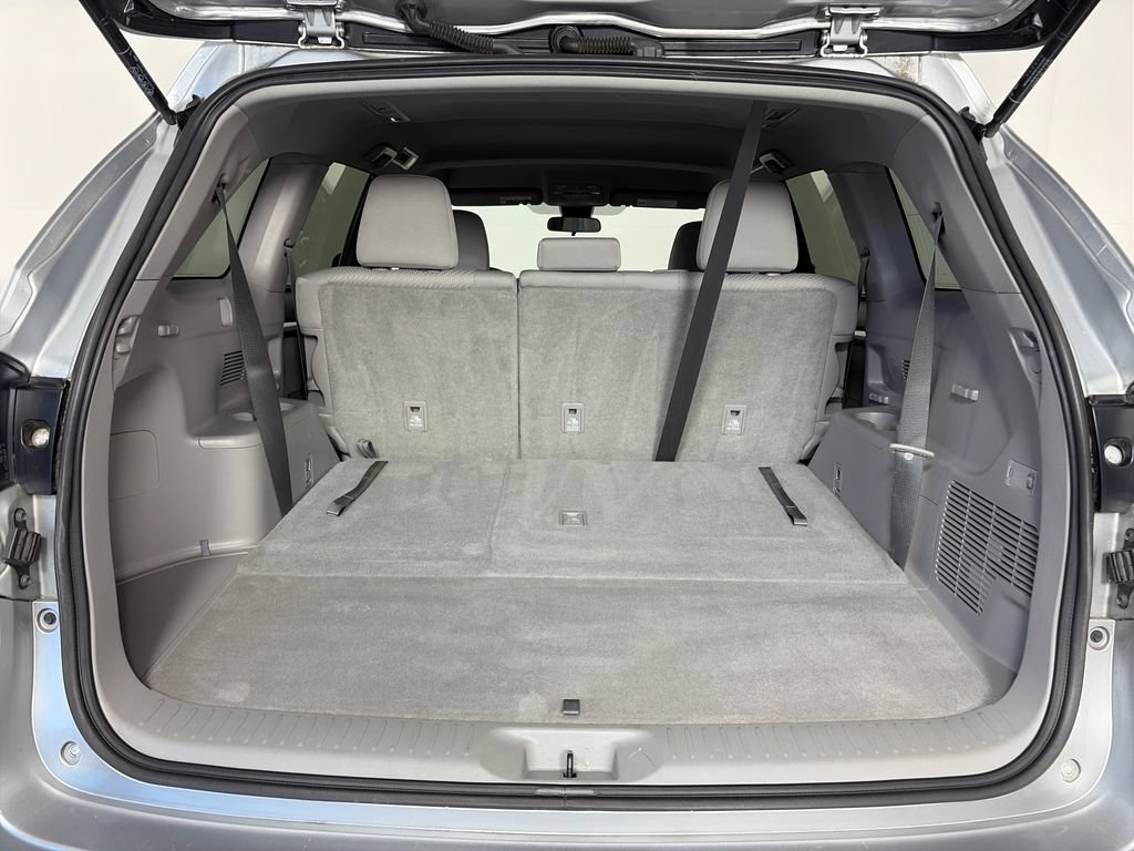 Used 2017 Toyota Highlander LE FWD image 24