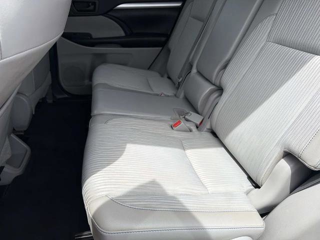 Used 2019 Toyota Highlander Plus FWD image 21