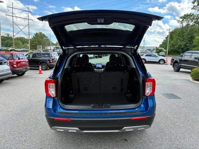 Certified 2023 Ford Explorer XLT w/ Equipment Group 202A AWD/4WD image 11