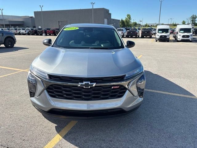 Used 2024 Chevrolet Trax RS w/ Driver Confidence Package FWD image 19