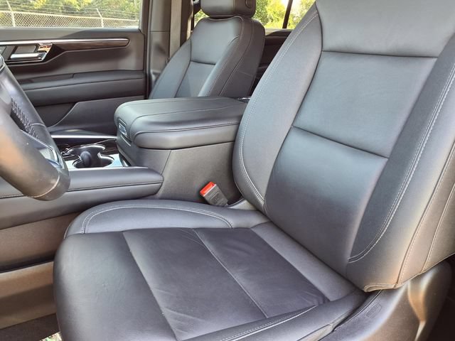 Used 2025 Chevrolet Tahoe LT w/ Comfort Package AWD/4WD image 3
