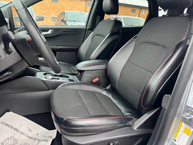 Certified 2024 Ford Escape ST-Line Select w/ Tech Pack #1 AWD/4WD image 18