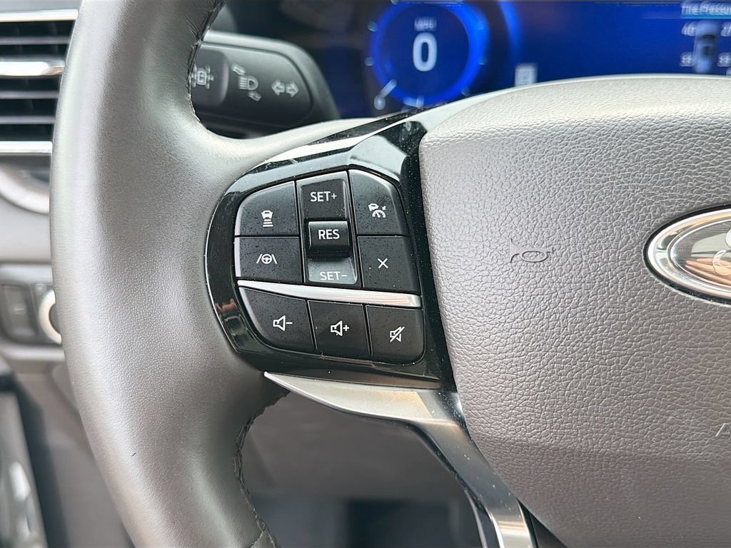 Certified 2023 Ford Explorer Platinum w/ Technology Package AWD/4WD image 12
