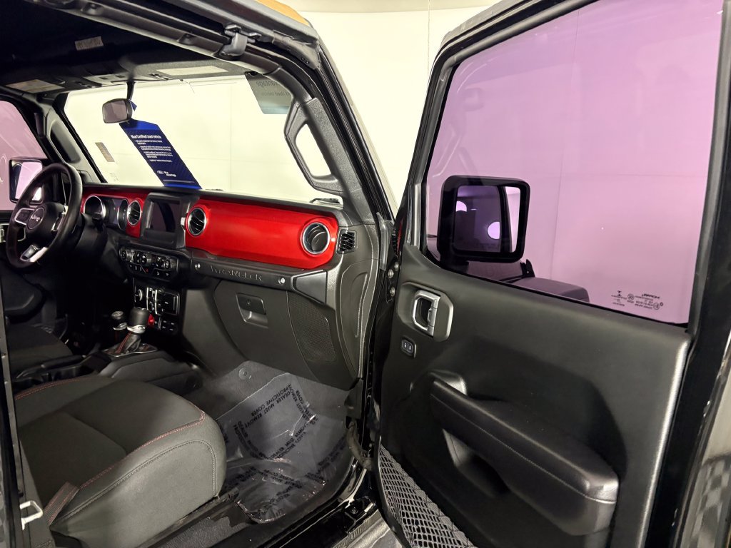 Used 2020 Jeep Wrangler Unlimited Rubicon w/ Cold Weather Group AWD/4WD image 32