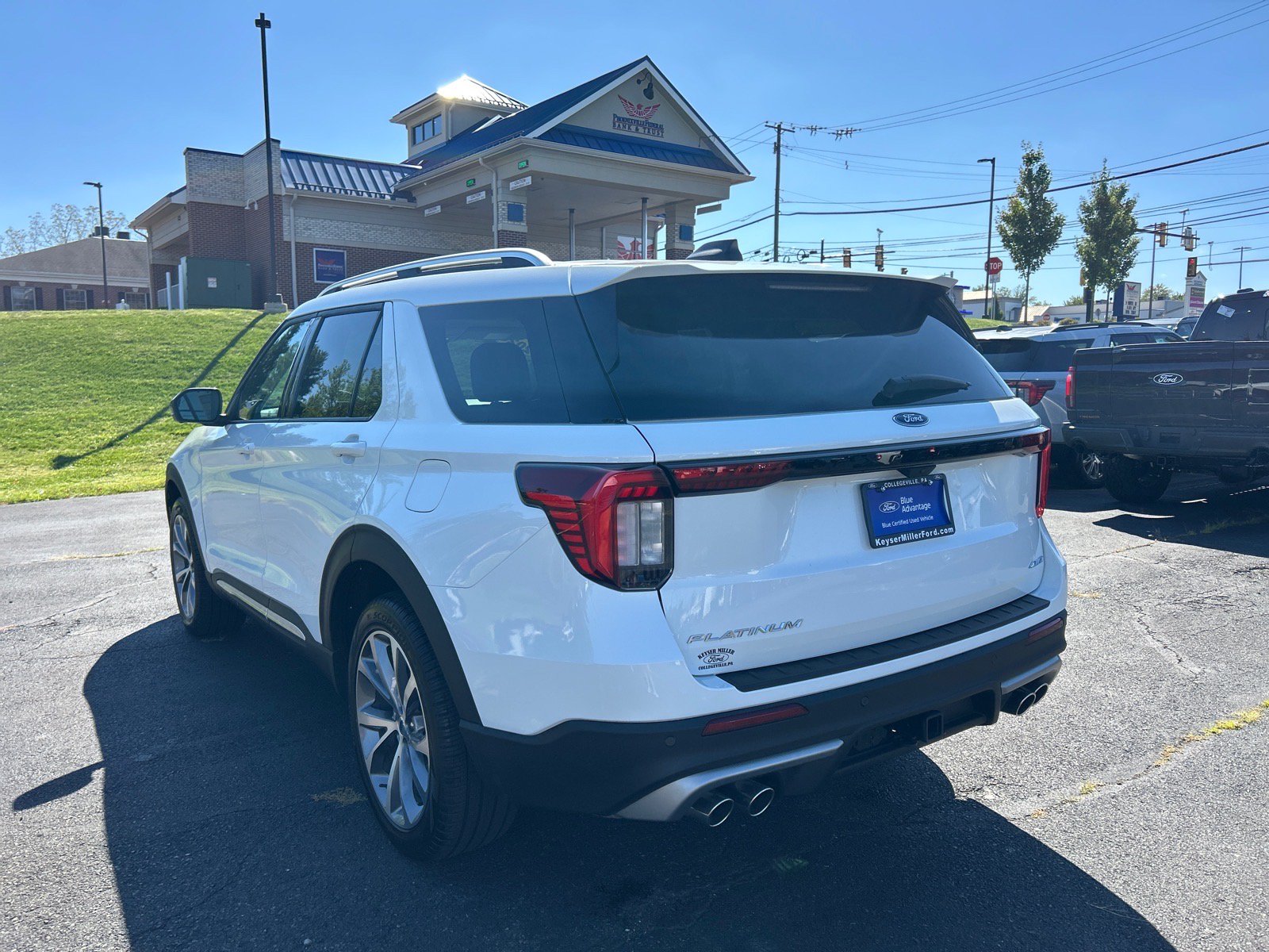 Certified 2025 Ford Explorer Platinum w/ Ultimate Package AWD/4WD image 11