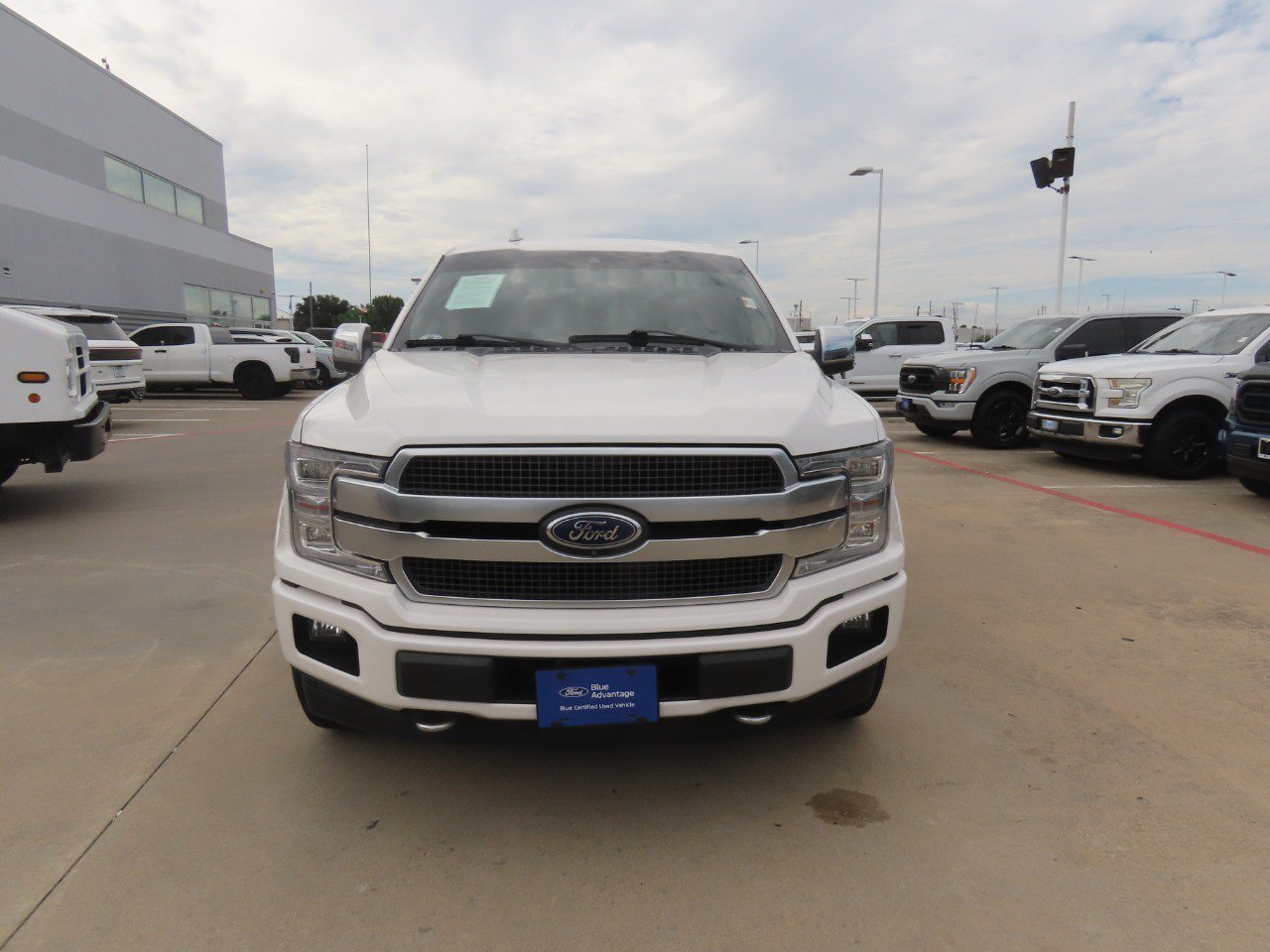 Certified 2019 Ford F150 Platinum w/ Equipment Group 701A Luxury AWD/4WD image 4