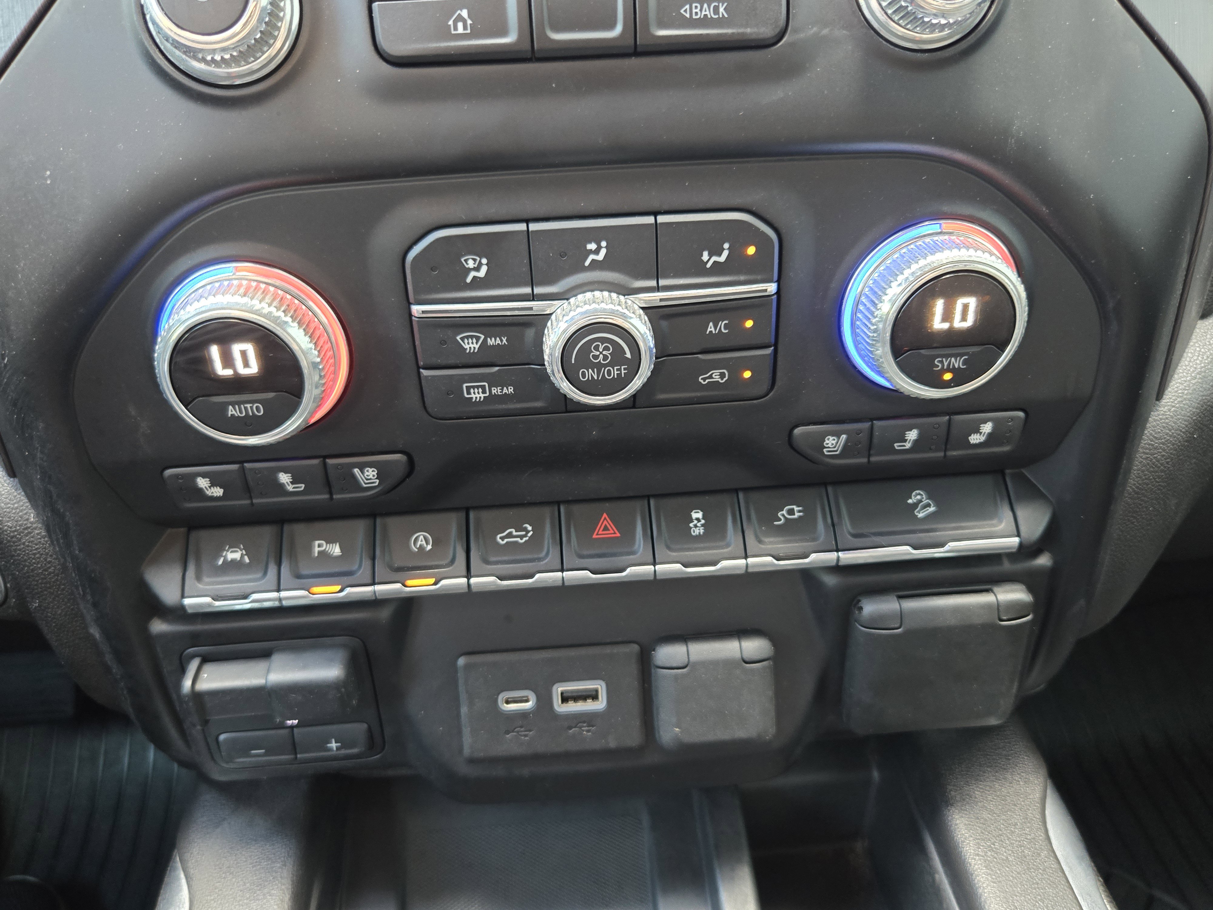 Used 2020 GMC Sierra 1500 AT4 w/ AT4 Premium Package image 14