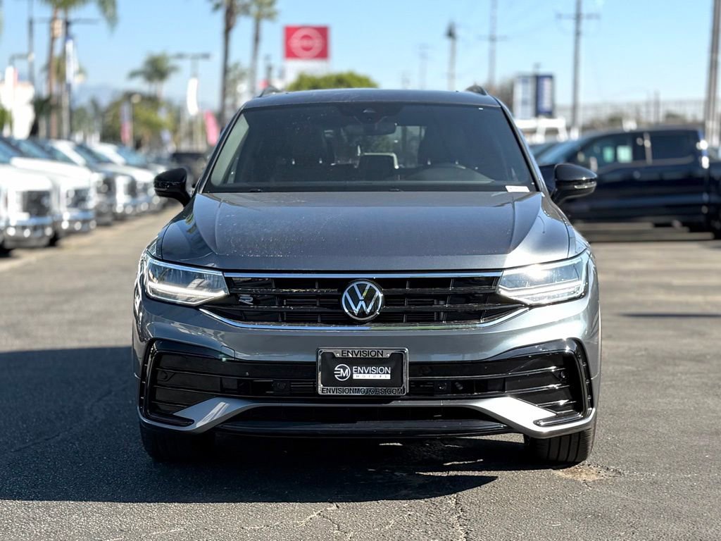 Used 2023 Volkswagen Tiguan SE R-Line image 3