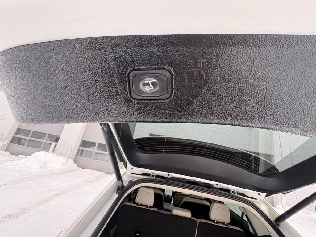 Certified 2022 Ford Edge Titanium w/ Equipment Group 301A image 28