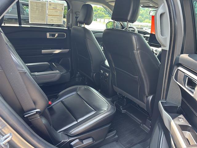 Certified 2022 Ford Explorer XLT w/ Equipment Group 202A AWD/4WD image 19