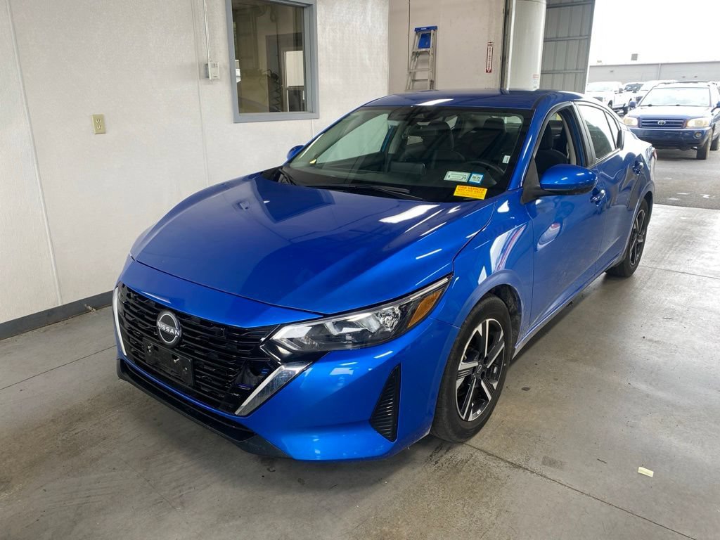 Used 2024 Nissan Sentra SV FWD image 2