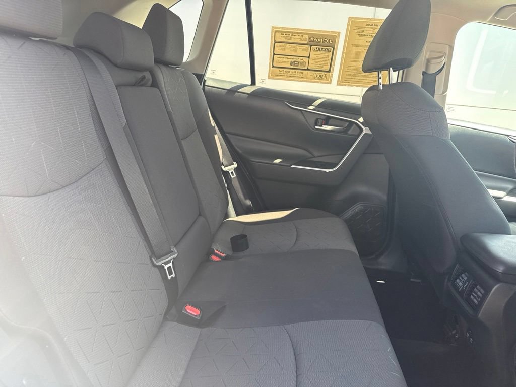 Used 2020 Toyota RAV4 XLE w/ Convenience Package FWD image 27