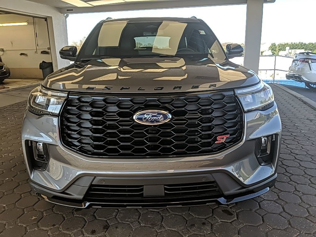 Certified 2025 Ford Explorer ST AWD/4WD video 2