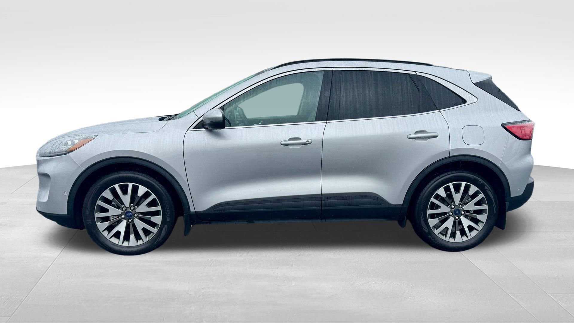 Certified 2020 Ford Escape Titanium w/ Titanium Premium Package 2.0 image 19