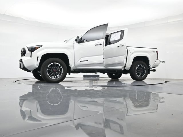 Used 2024 Toyota Tacoma TRD Sport AWD/4WD image 51