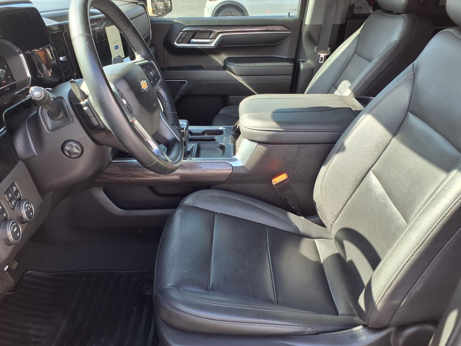 Used 2023 Chevrolet Silverado 1500 LTZ w/ Technology Package AWD/4WD image 14