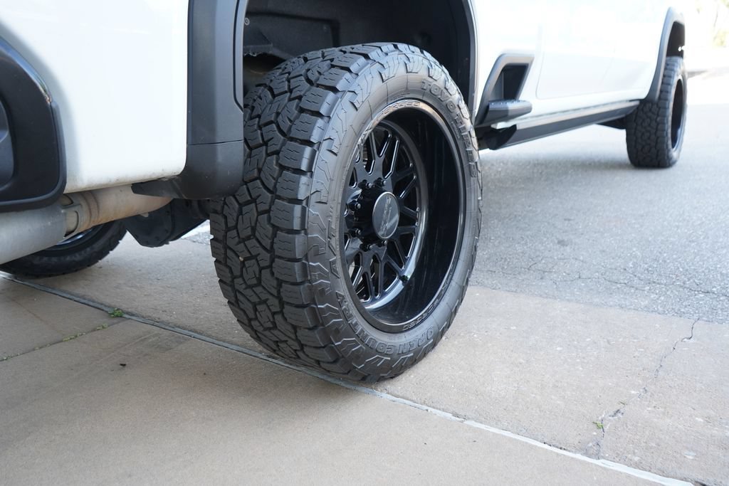 Used 2024 GMC Sierra 2500 AT4X AWD/4WD image 10