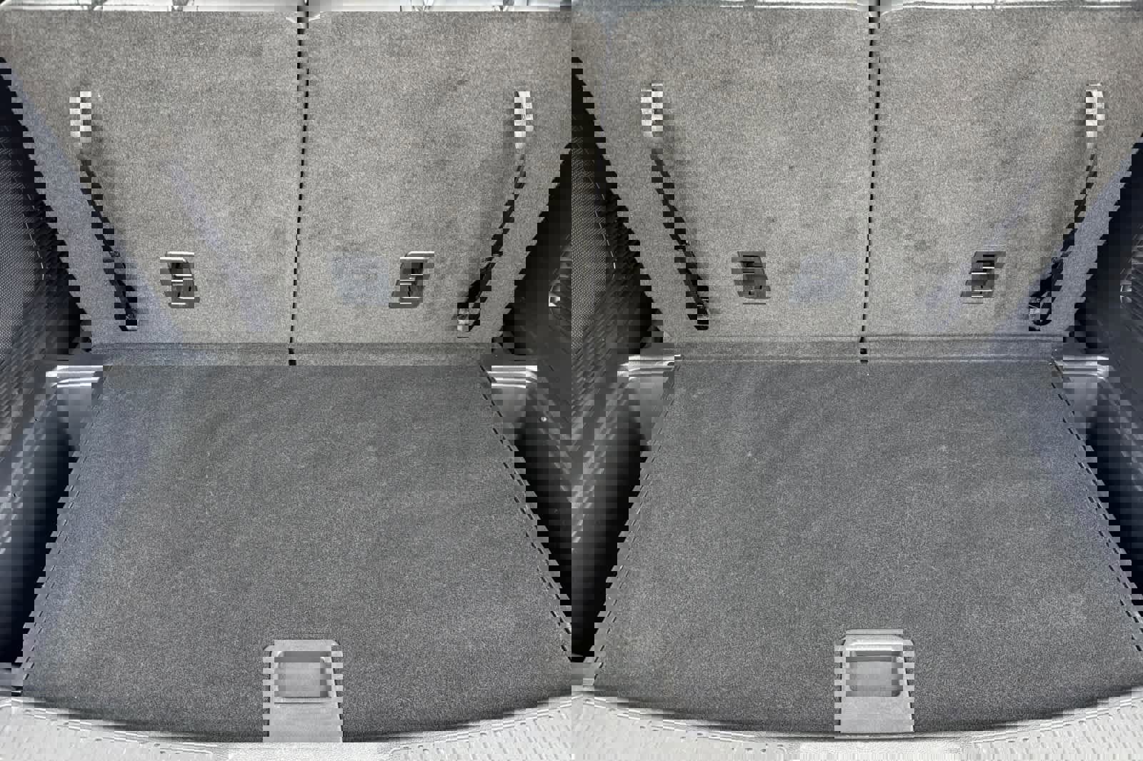 Certified 2025 Ford Explorer ST-Line image 16