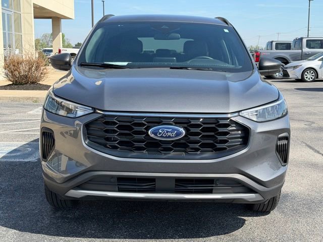Certified 2025 Ford Escape ST-Line w/ Cold Weather Package AWD/4WD image 8