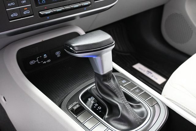 Used 2025 Hyundai Kona SEL FWD image 24