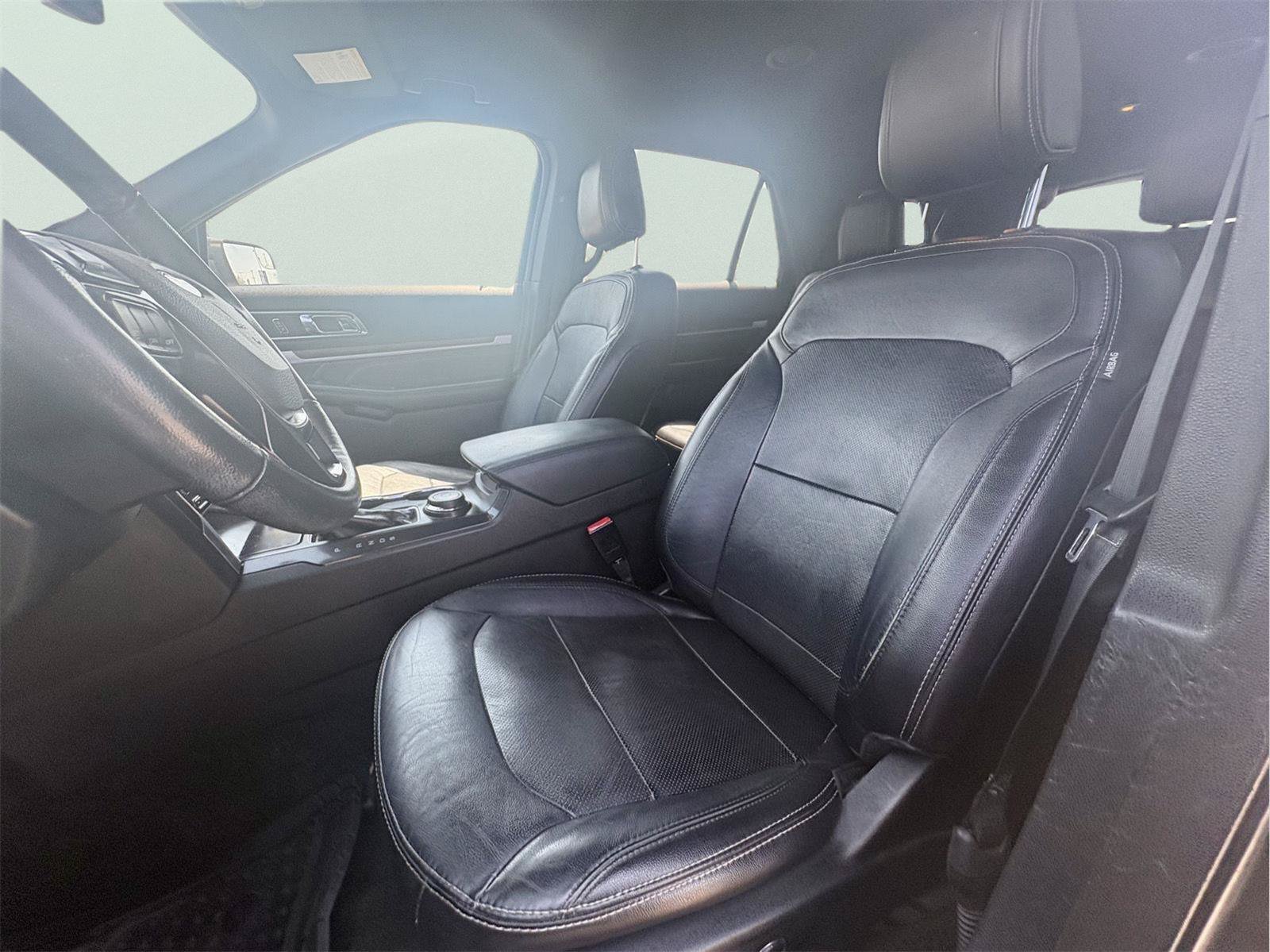 Certified 2018 Ford Explorer Limited AWD/4WD image 13