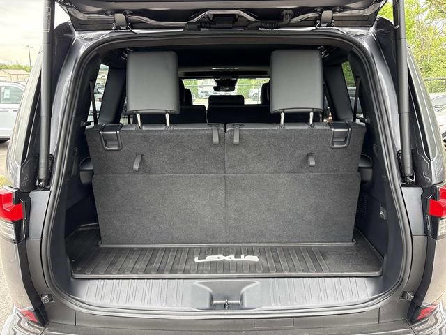 Used 2025 Lexus GX 550 w/ Accessory Package (2T) AWD/4WD image 12