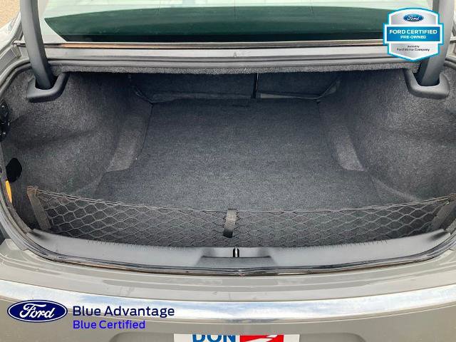 Used 2017 Chrysler 300 Limited AWD/4WD image 18