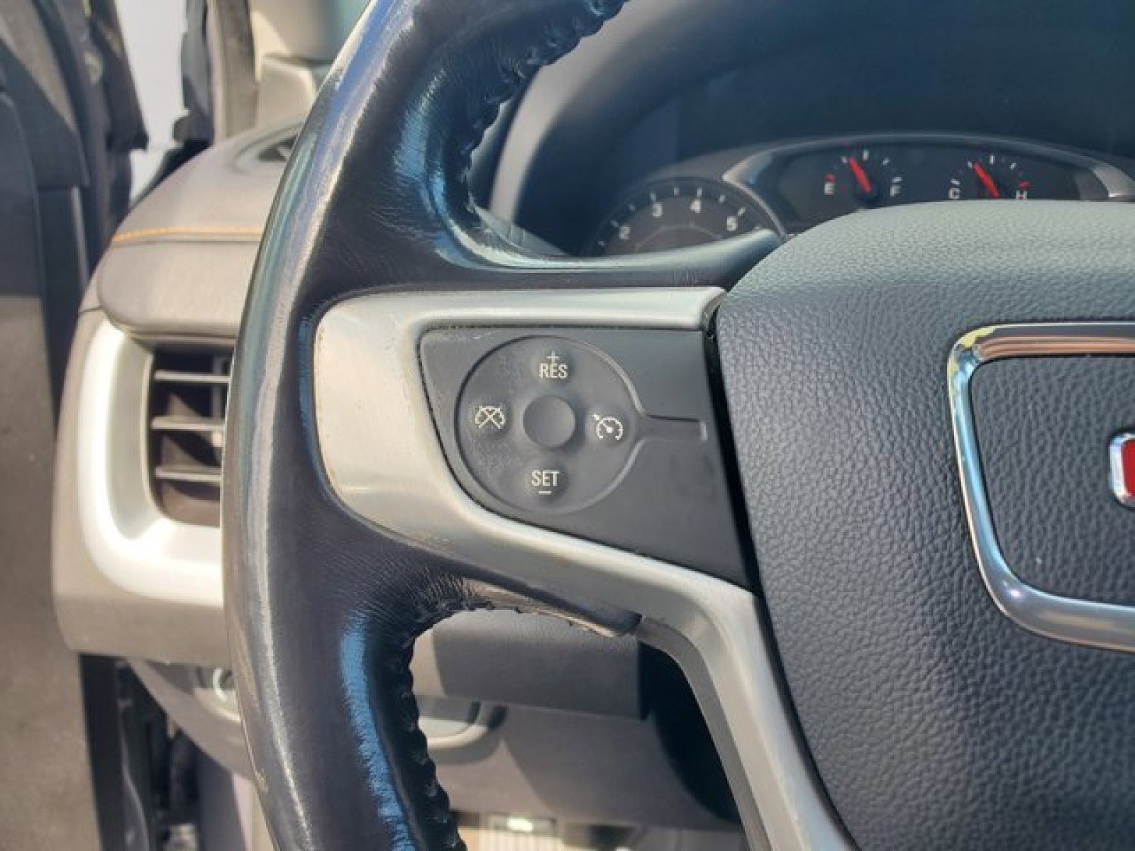 Used 2019 GMC Terrain SLE w/ Driver Convenience Package image 18