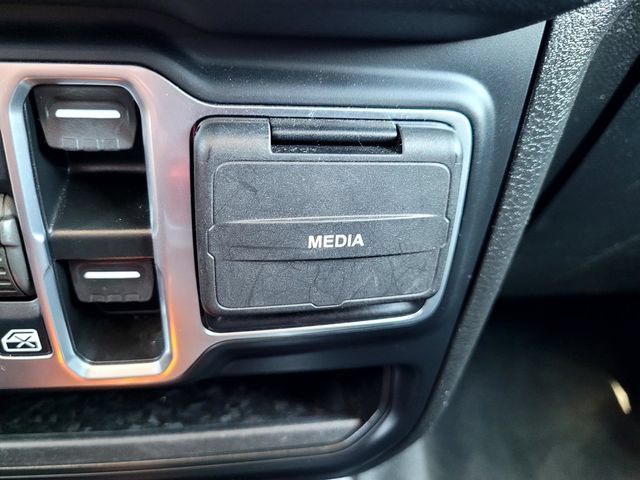 Used 2024 Jeep Wrangler Unlimited Sahara AWD/4WD image 17