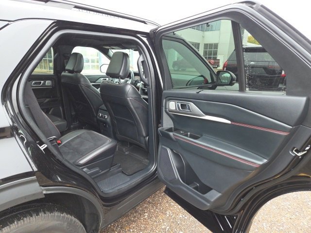 Certified 2025 Ford Explorer ST image 41