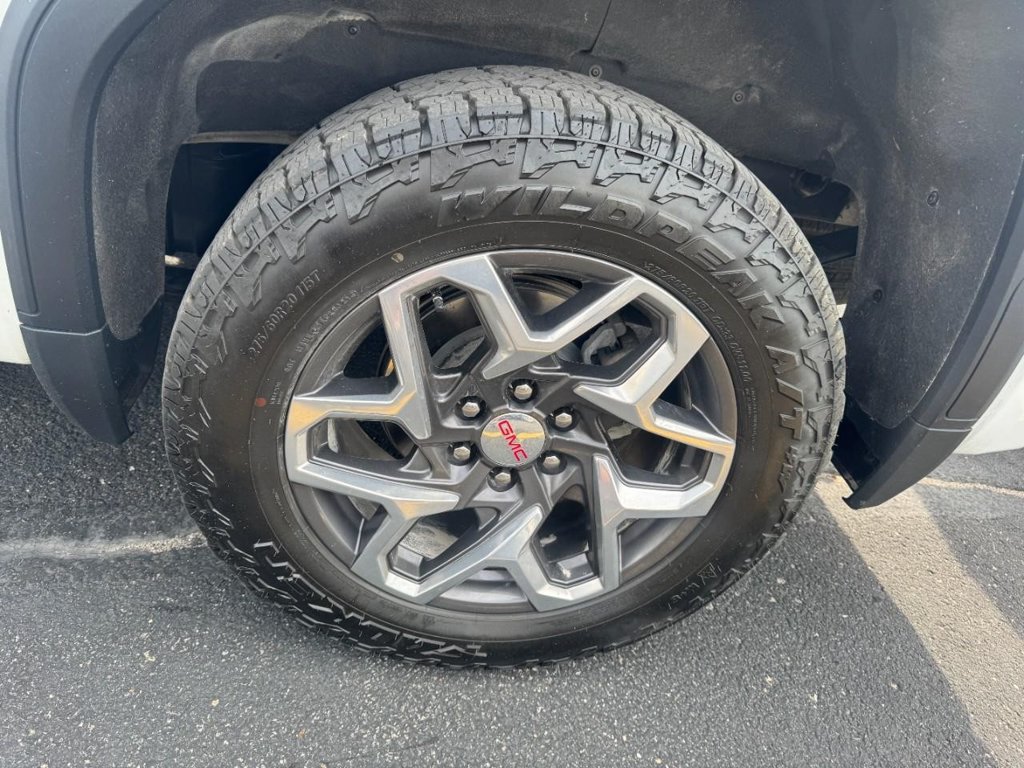 Used 2023 GMC Sierra 1500 SLT w/ SLT Premium Package AWD/4WD image 9