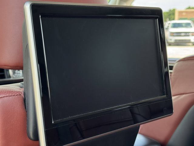 Used 2017 Lexus LX 570 4WD w/ Luxury Package image 33