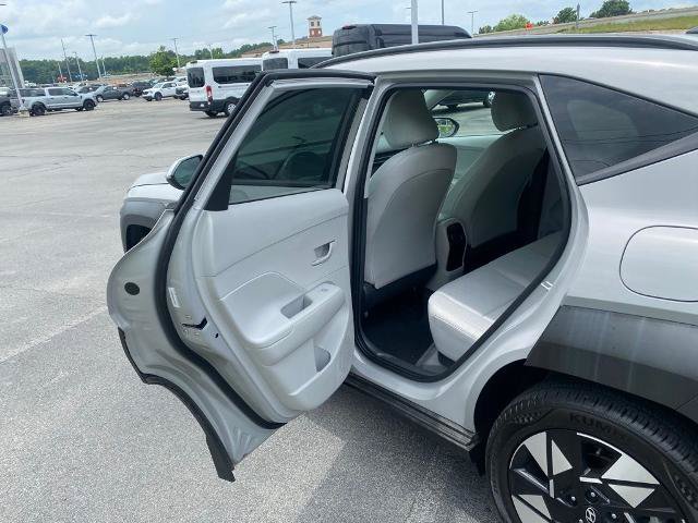 Used 2025 Hyundai Kona SEL FWD image 28